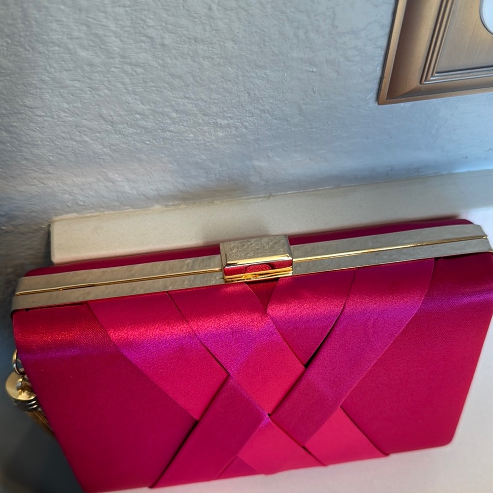 Elegant Pink Clutch Bag - Picture 3 of 4
